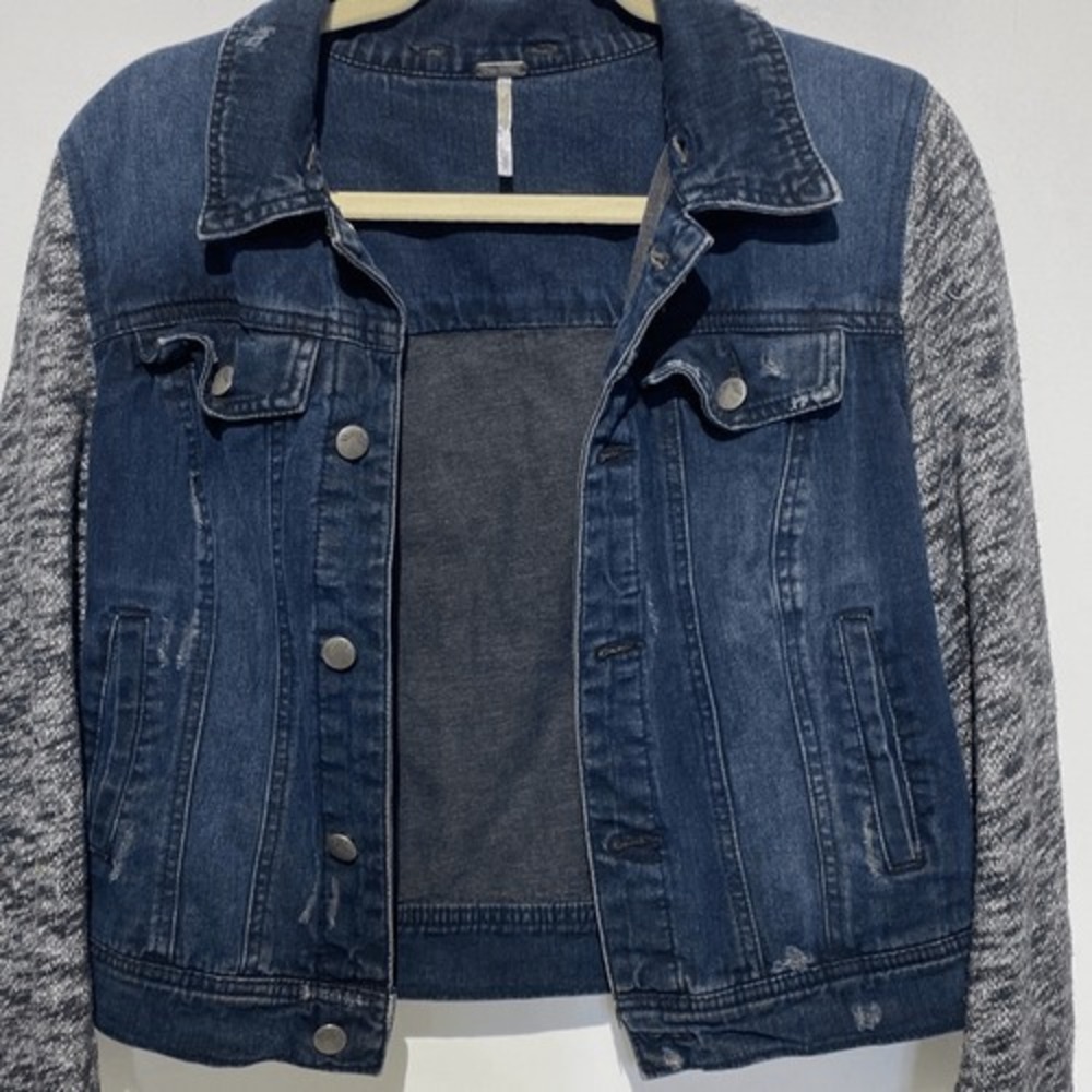 Free People Women's‎ Blue & Heather Gray Studded Jean Jacket Size Small